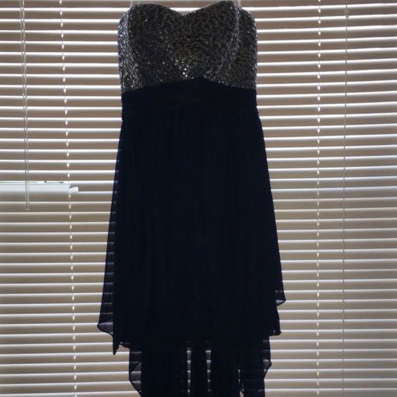 Blue Dress - Picture 1 of 3